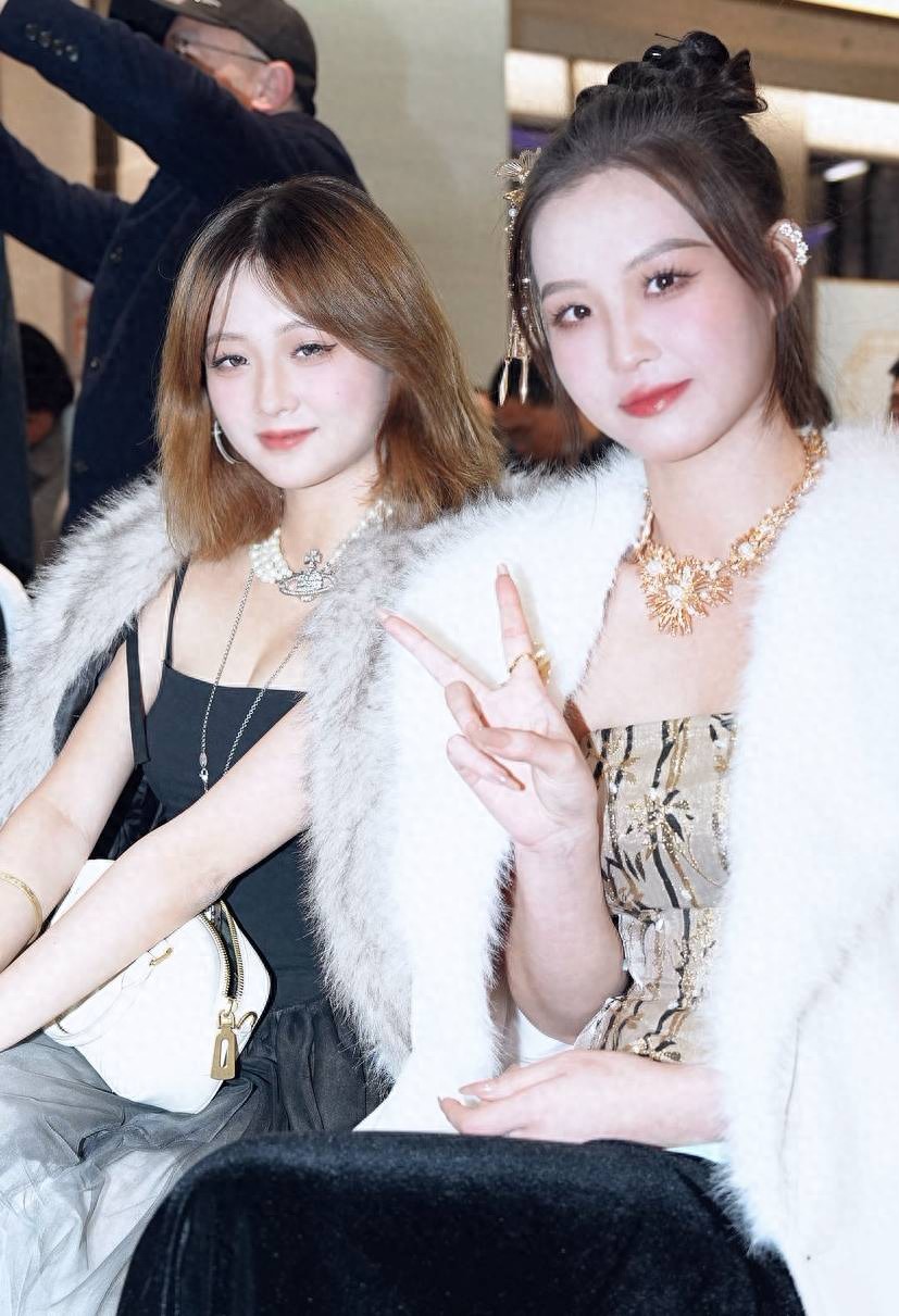 王珍妮 韩明原凭《皇室家族的秘密》斩获金荷十佳女演员奖(王李珍妮)