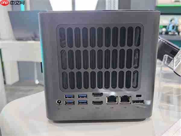 雷神MIX STATION迷你主机亮相:搭载AMD AI Max+ 395处理器
