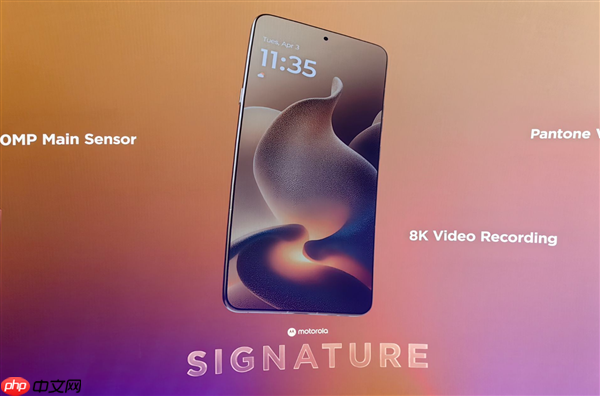 moto X70 Air Pro亮相CES:只有7mm的极致影像旗舰