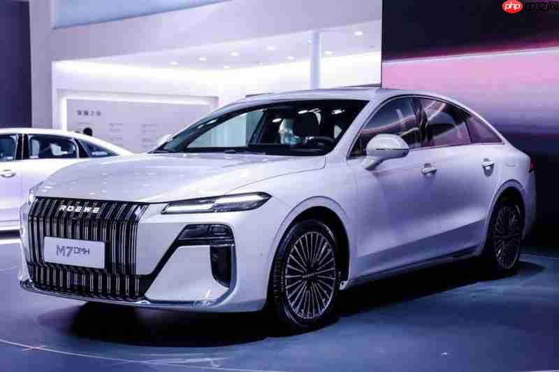 荣威M7DMH：10万级插混家轿的“全能优等生”，定义家庭出行新标杆