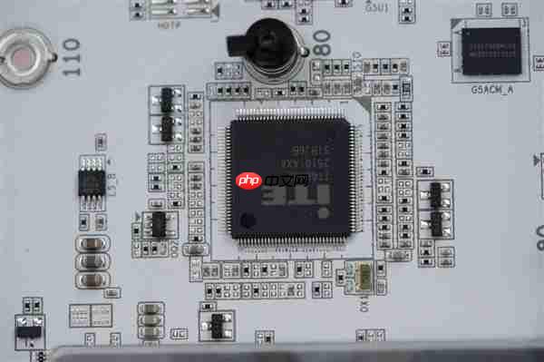 实木+皮革都用上了!技嘉木雕X870E AERO X3D WOOD主板图赏