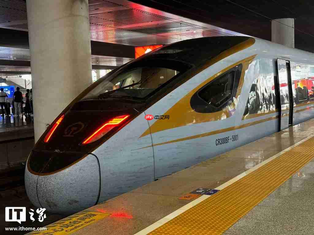 1 月 3 日迎元旦假期返程高峰，铁路部门加开千余列车