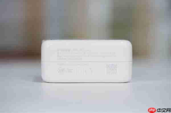 首发自研长江SoC！摩尔线程AIBOOK笔记本图赏