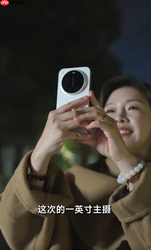 “为了过年给家人拍照 ” 卢伟冰解释为何小米17 Ultra提前发布