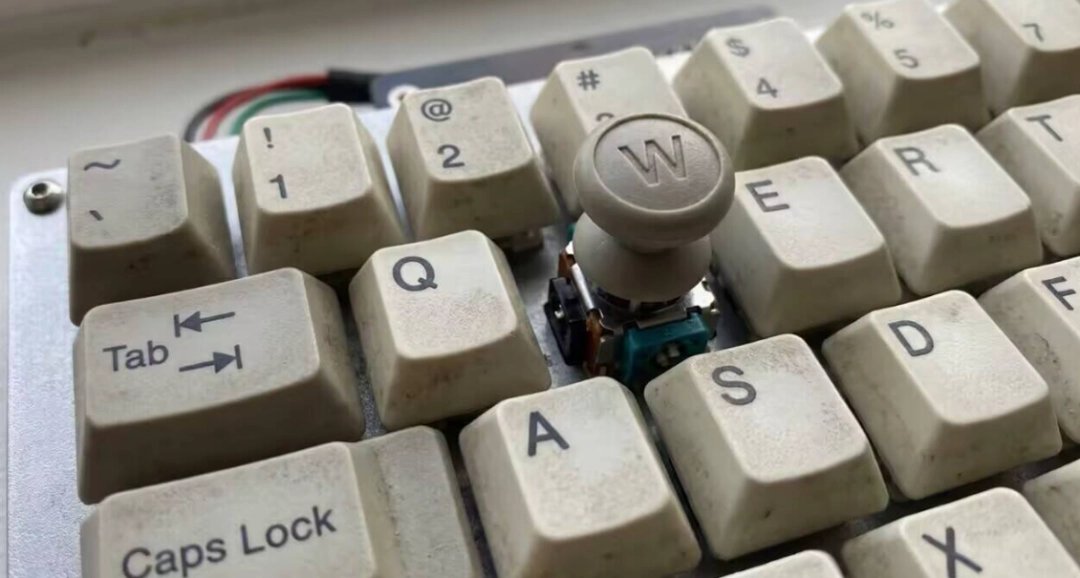 还有高手!《怪物猎人:荒野》再闹笑话:旋转W键