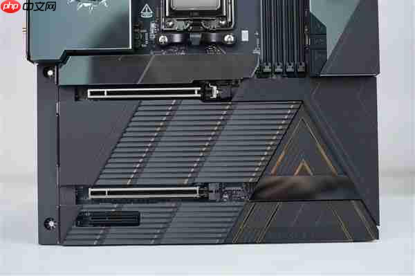 限量1000块！微星MEG X870E GODLIKE X EDITION主板图赏