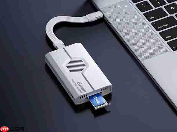 最小消费级固态硬盘来了!国产佰维Mini SSD CL100正式发布:半枚硬币大小 599元起