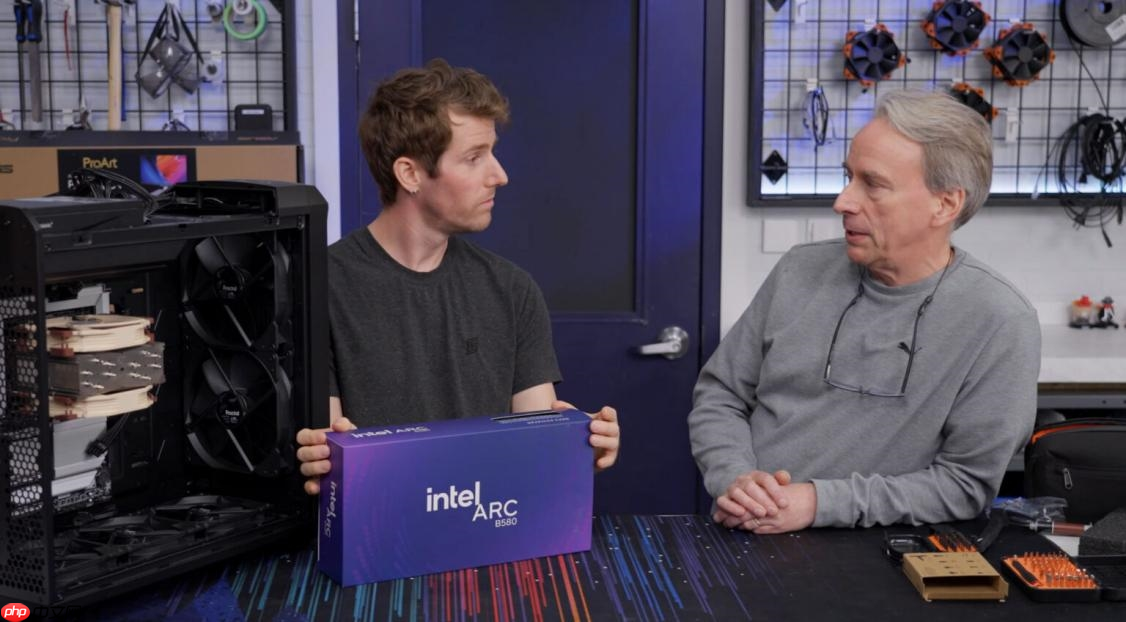 Linux 之父装配新电脑，特别要求 Intel 锐炫 B580 显卡