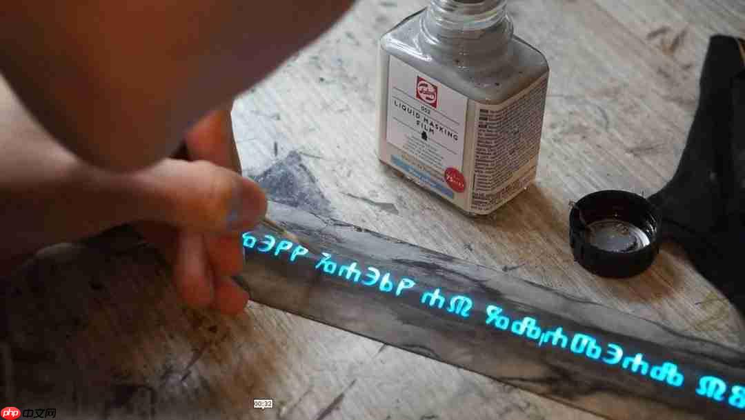 太帅了！ 粉丝用传统工艺自制《巫师4》希里cos服