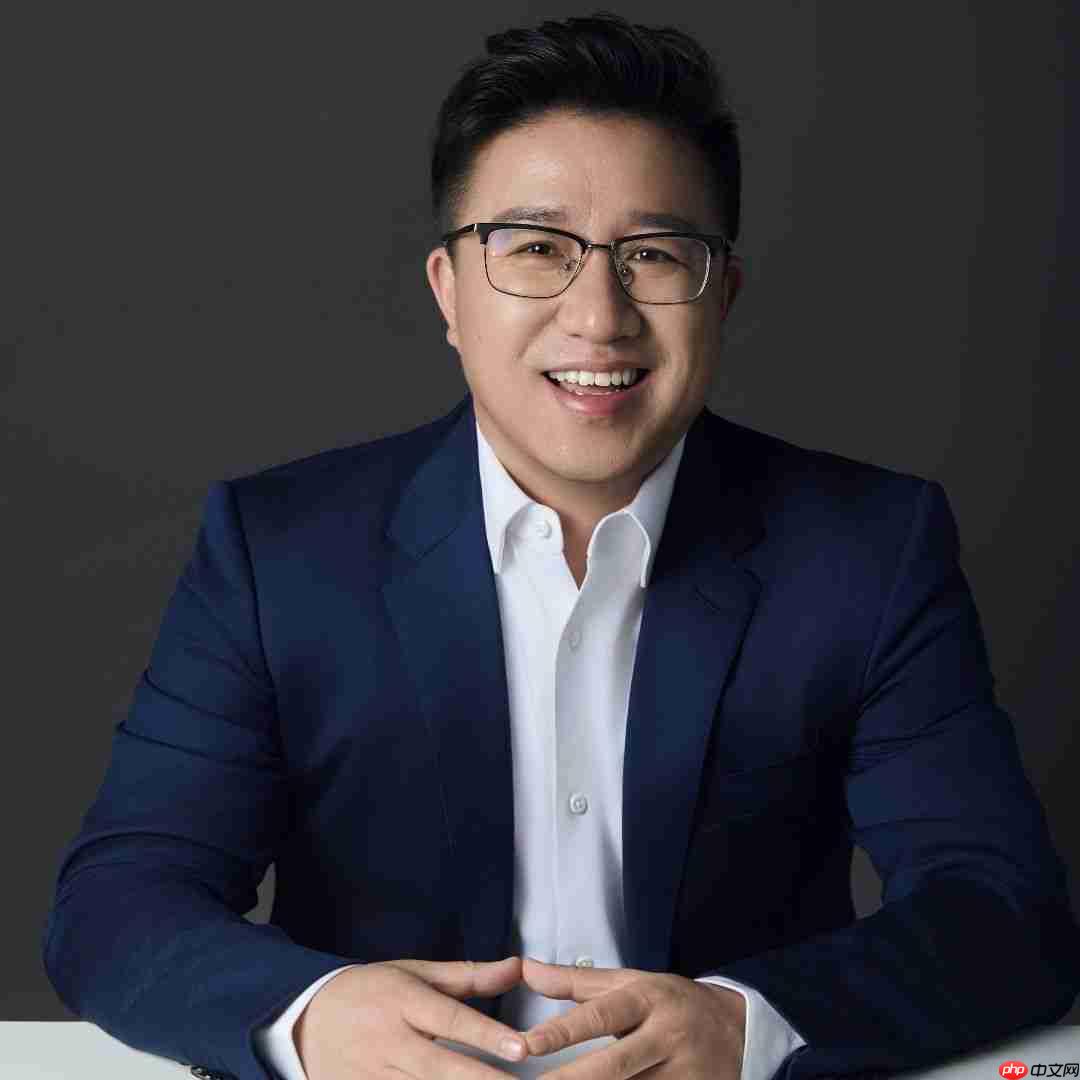 消息称原极氪汽车首席品牌官关海涛重返荣耀，主要负责海外市场