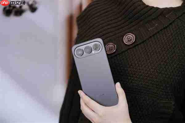 全新横向跑道式设计!荣耀500系列图赏