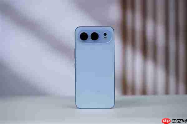 全新横向跑道式设计!荣耀500系列图赏