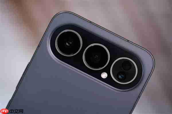 全新横向跑道式设计!荣耀500系列图赏