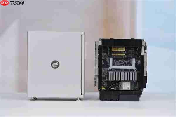 致敬苹果Mac Pro刨丝器!奥睿科Omini Pro迷你机图赏