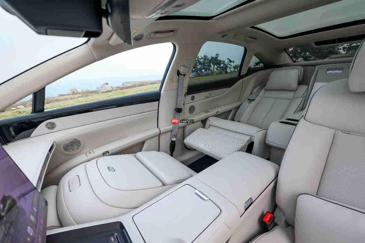 新款享界S9正式开启小订，以“豪华满配”发起降维打击