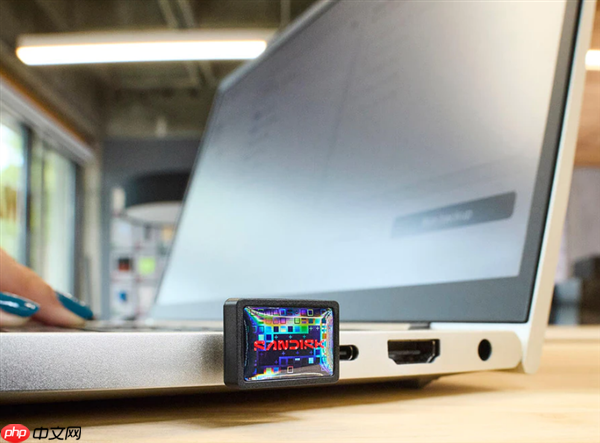 仅3g！Sandisk发布全球最小1TB USB-C闪盘：读取速度400MB/s