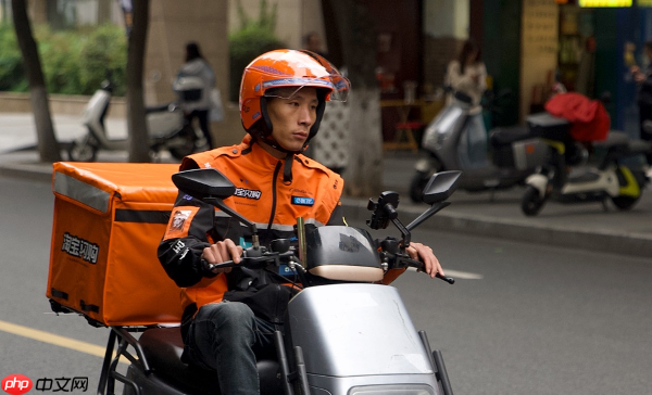 全国百万淘宝闪购骑士免费获得“新装备”：新款制服、头盔，还有医疗包