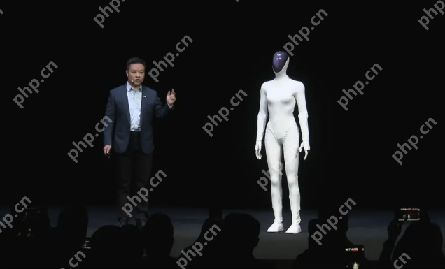 小鹏新一代人形机器人IRON亮相：首推女性形态，目标2026年规模量产