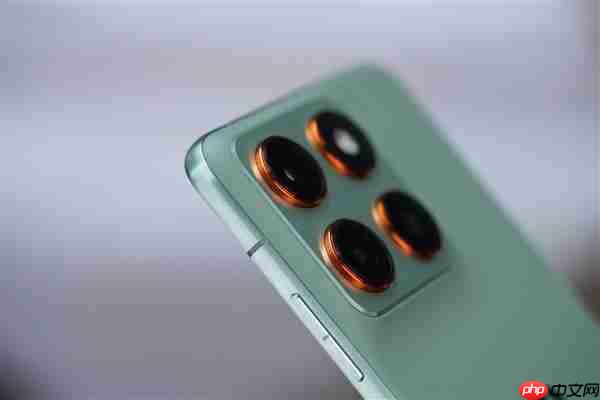 5.99mm超薄机身!联想moto X70 Air图赏