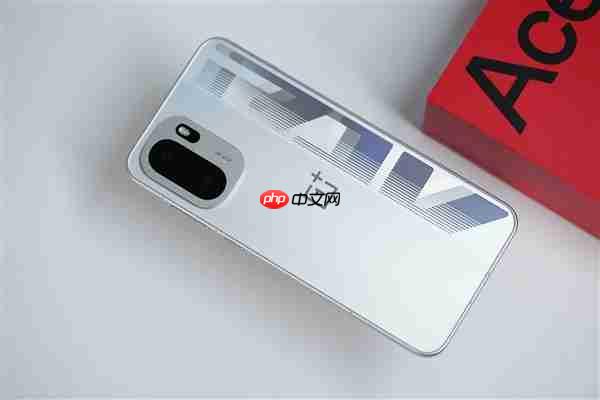 同档唯一165Hz超高刷直屏！一加Ace 6图赏