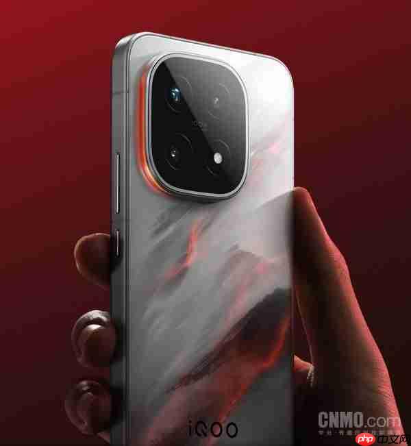 iQOO 15旷野配色正式开售 清新色调搭配微磨砂玻璃