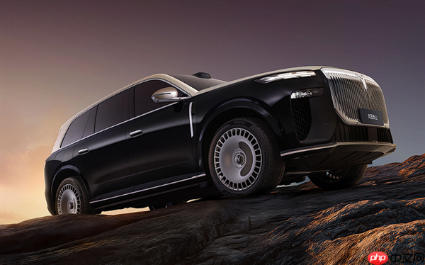 全尺寸旗舰SUV、国产“迈巴赫GLS”！岚图泰山内饰官图公布