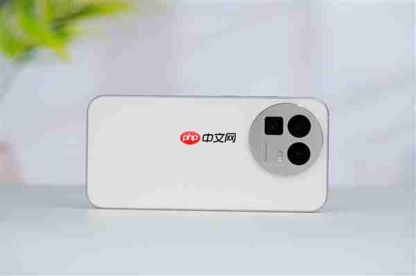 全球首发理光GR影像！真我GT8 Pro图赏