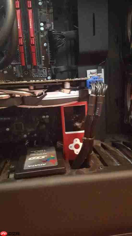 网友晒显卡支架：诺基亚怒顶显卡