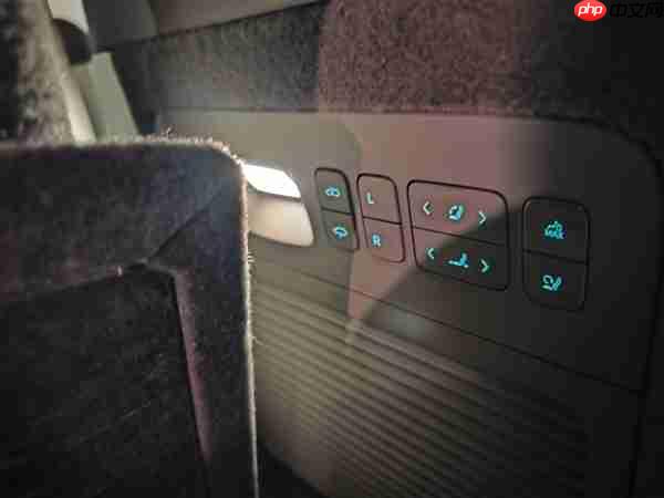 同级最多电机！三排六座SUV腾势N8L上市：29.98万起