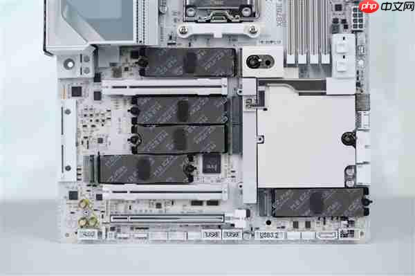 支持DDR5-9000!技嘉X870E AORUS X3D主板图赏