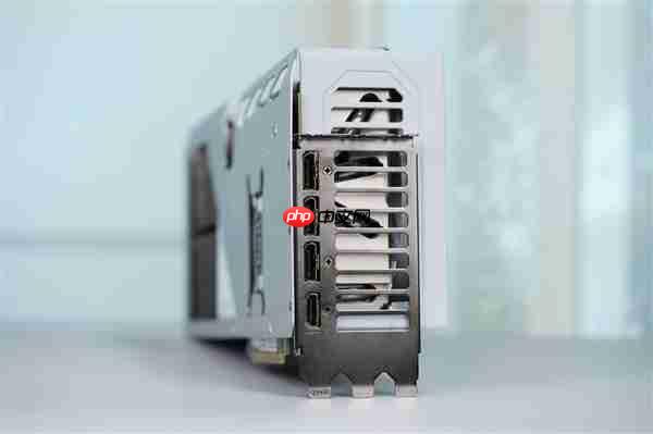 精美纯白设计！技嘉AUROS RTX 5080 MASTER ICE显卡图赏