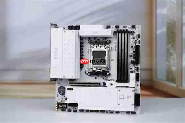 白色高颜值主板!七彩虹CVN B850 ARK FROZEN v14方舟图赏