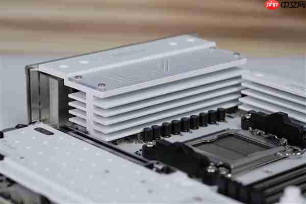 白色高颜值主板!七彩虹CVN B850 ARK FROZEN v14方舟图赏