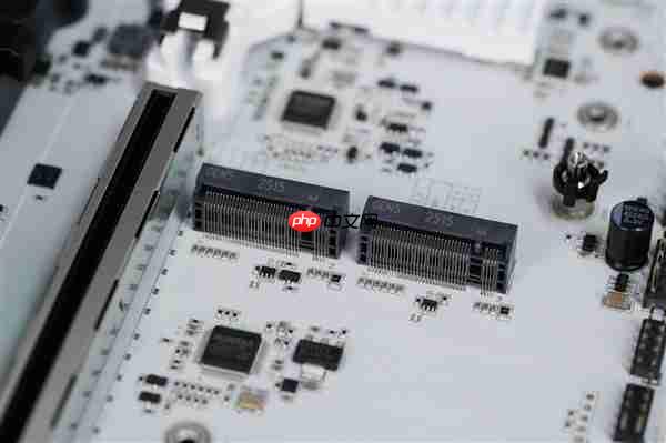 白色高颜值主板!七彩虹CVN B850 ARK FROZEN v14方舟图赏