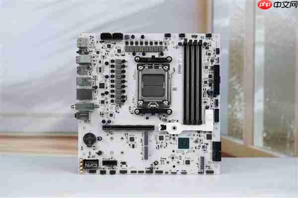 白色高颜值主板!七彩虹CVN B850 ARK FROZEN v14方舟图赏