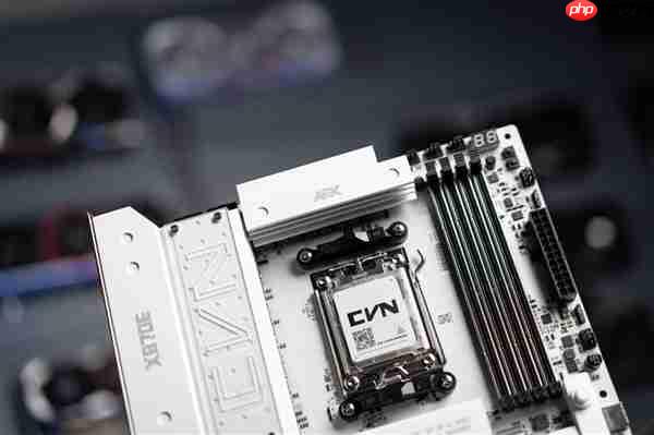 纯白只要2399元!七彩虹首款AMD X870E高端主板开卖