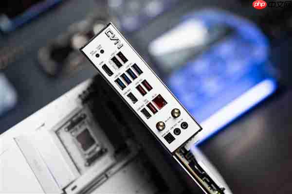 纯白只要2399元!七彩虹首款AMD X870E高端主板开卖