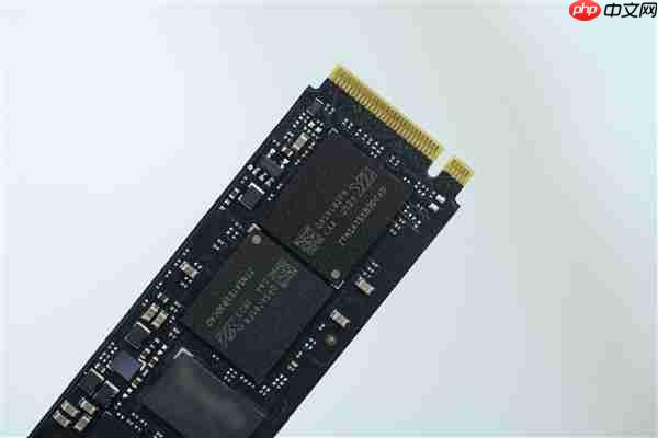 疾速6000MB/s！长江存储致态小翼e7 1TB SSD图赏