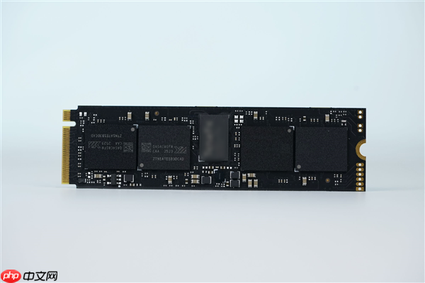 疾速6000MB/s！长江存储致态小翼e7 1TB SSD图赏