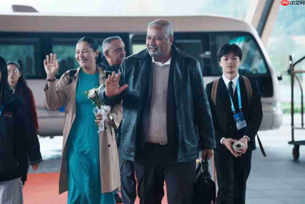 “国际朋友圈”扩容!11国驻华大使为雨城点赞 ——“‘一带一路’乡村振兴·文化交融”驻华大使走进雨城区公益交流活动侧记