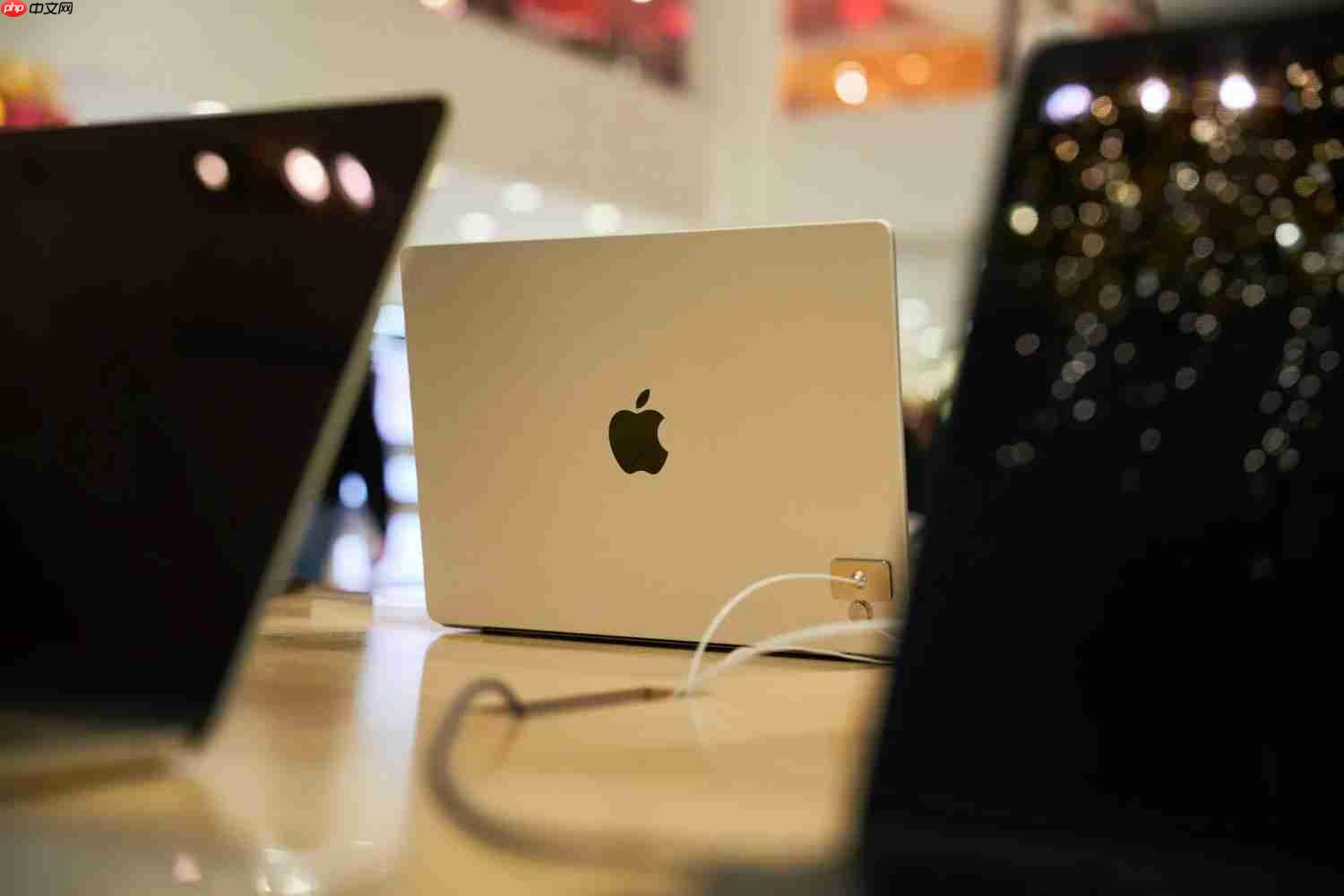 苹果准备推出首款触摸屏macbook