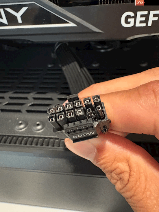 16针供电接口真没法要了!48小时烧了四块RTX 5090