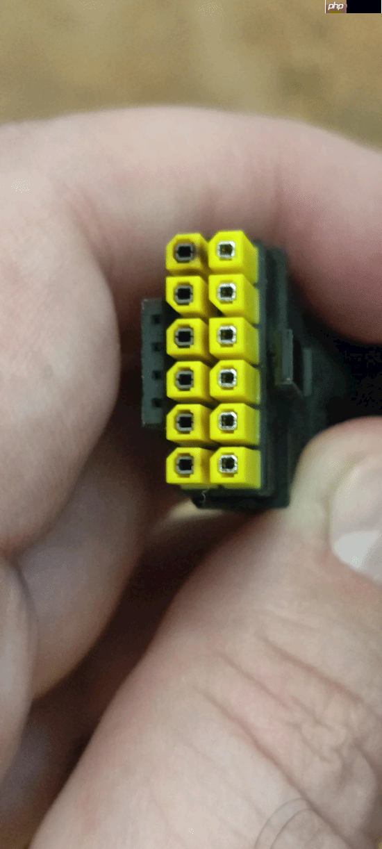 16针供电接口真没法要了!48小时烧了四块RTX 5090