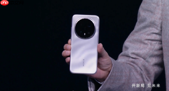 荣耀YOYO智能体打通全场景：打车、订酒店一句话搞定