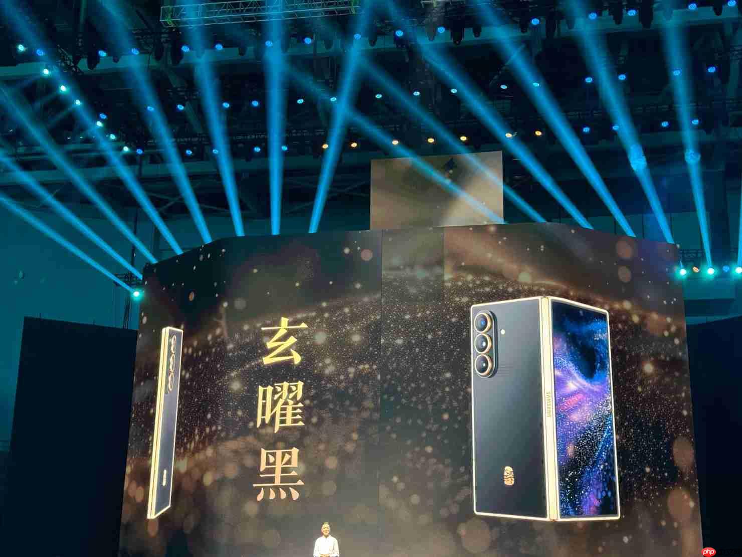 16999元起!三星W26正式发布