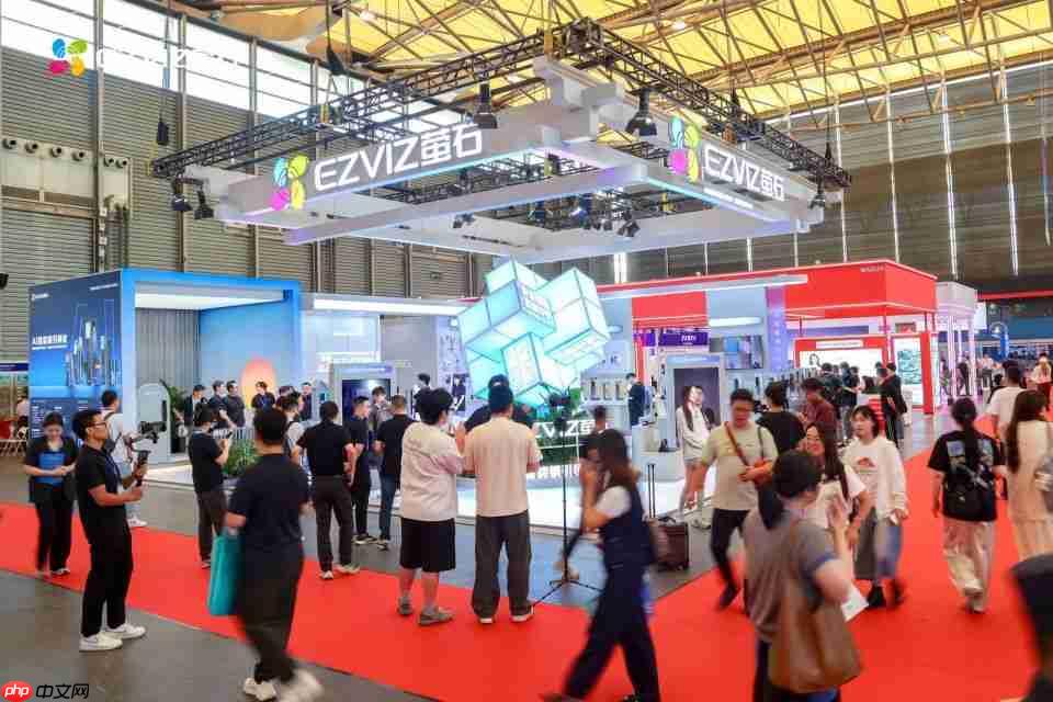 告别伪AI：萤石的「全域自研」，正在定义智能锁的下一站