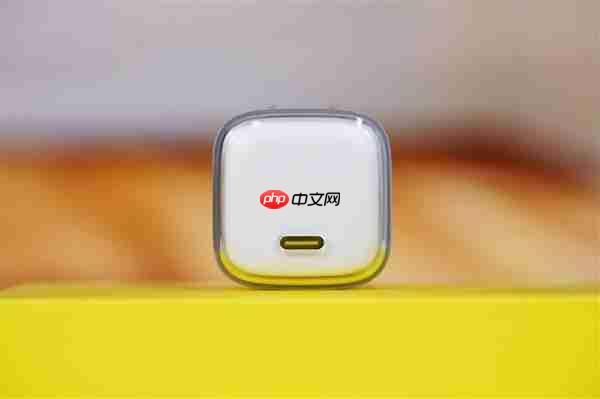 完美适配iPhone17全系快充!倍思同芯充Pro快充充电器套装图赏