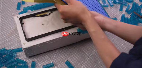 揭秘全球唯一黄金版RTX 5090D!6公斤黄金 神秘大佬买走