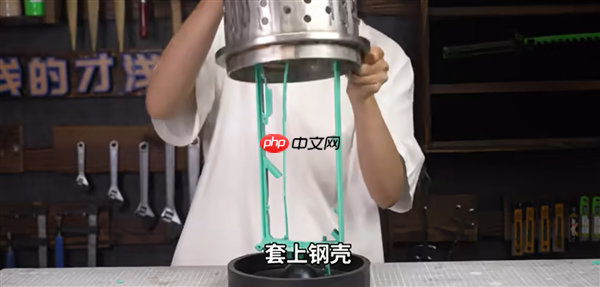 揭秘全球唯一黄金版RTX 5090D!6公斤黄金 神秘大佬买走