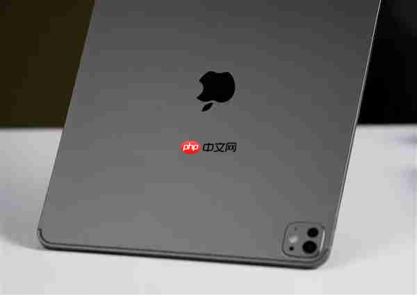 为何俄罗斯博主能提前开箱激活iPad Pro M5:背后原因揭开